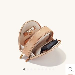 LIKE NEW WITH BOX - Mejuri Half Moon Multi Travel Case in Beige